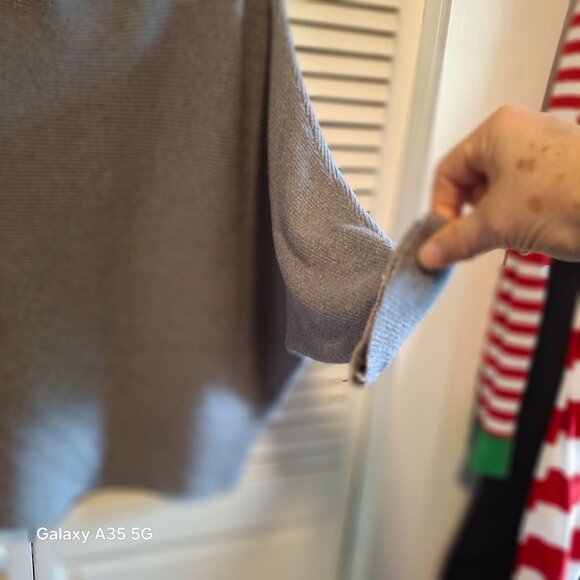 Philosophy Republic Shimmery Metallic Clothing Women's 2X Gray Batwing Sweater - Picture 7 of 7